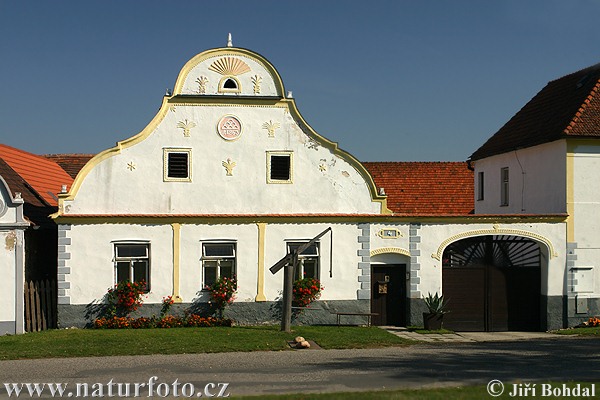 Sedliacke baroko - Holašovice (Arch)