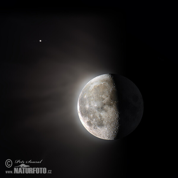 Měsíc a Jupiter (Luna)